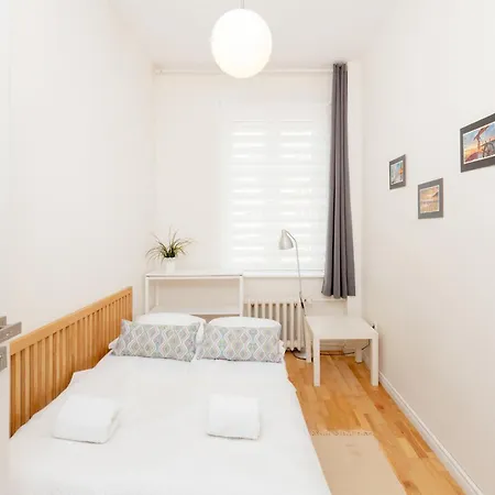 Klimatyczny I Jasny 3city W Gdyni Z Dwiema Sypialniami By Renters グディニャ